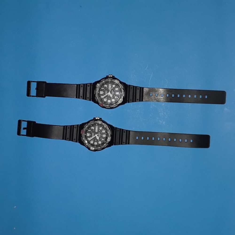 2 Used Casio Quartz MRW-200H Men's Analog Watches